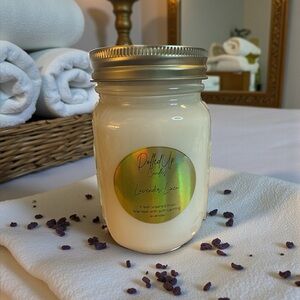16oz Lavender Linen Soy Candle | Fresh Clean Laundry + Calming Lavender